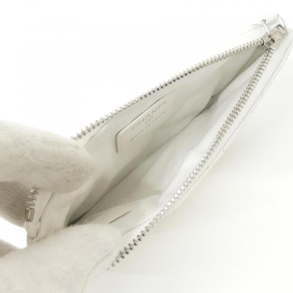 CHANEL White Pouch - Picture 9 of 10